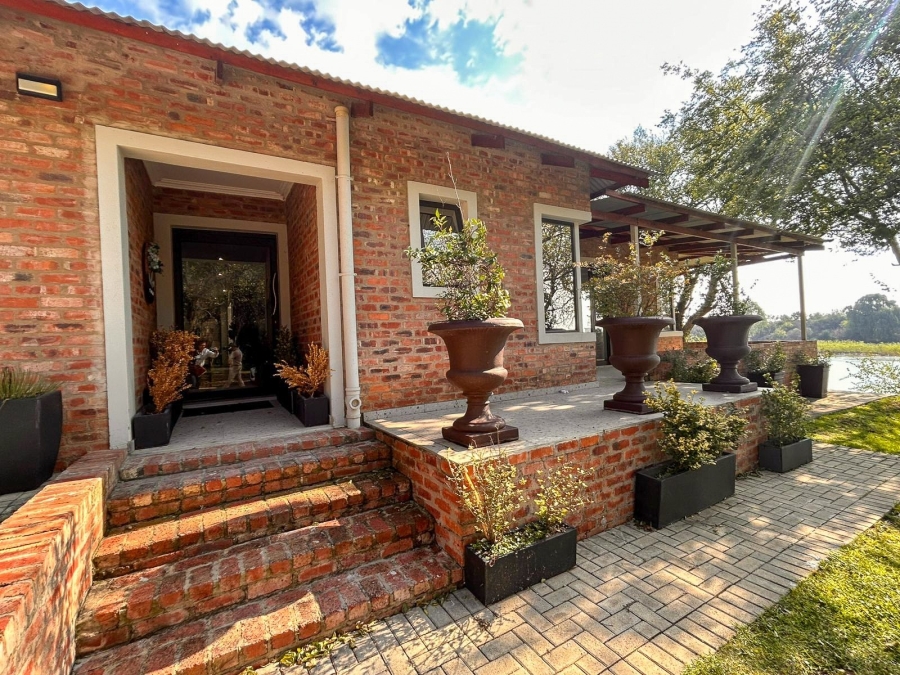 4 Bedroom Property for Sale in Potchefstroom Rural North West